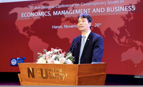 Các giáo sư, chuyên gia thế giới và Việt Nam bàn về “Các vấn đề đương đại trong Kinh tế, Quản trị và Kinh doanh