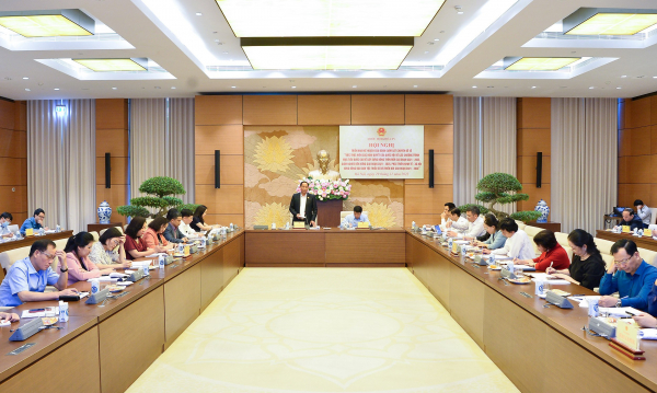 Phó Chủ tịch Quốc hội Trần Quang Phương phát biểu tại Hội nghị - Hoàng Ngọc