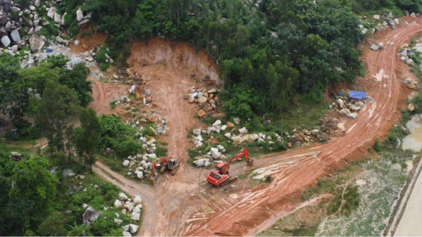 Phú Yên: Nhức nhối việc khai thác đất, đá trái phép tại núi Cây Trâm, Gò Vông. -0