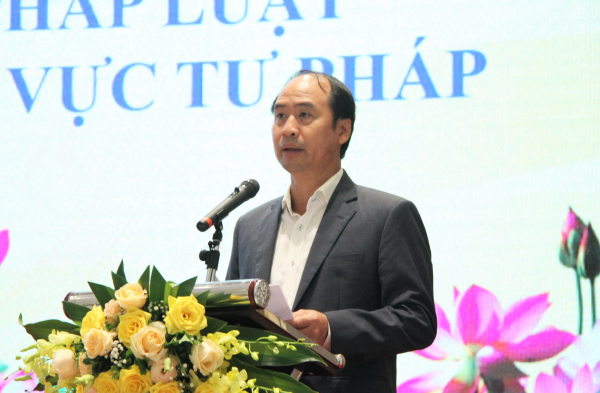 Thứ trưởng Bộ Lao động, Thương binh và Xã hội Nguyễn Văn Hồi phát biểu tại Hội thảo