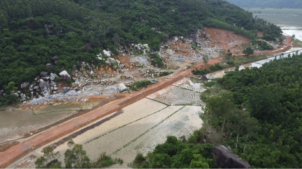 Phú Yên: Nhức nhối việc khai thác đất, đá trái phép tại núi Cây Trâm, Gò Vông. -1