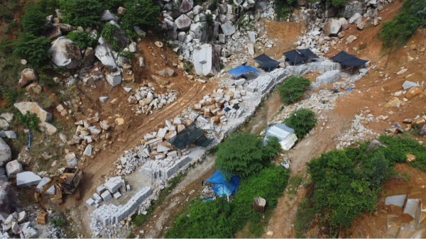Phú Yên: Nhức nhối việc khai thác đất, đá trái phép tại núi Cây Trâm, Gò Vông. -3