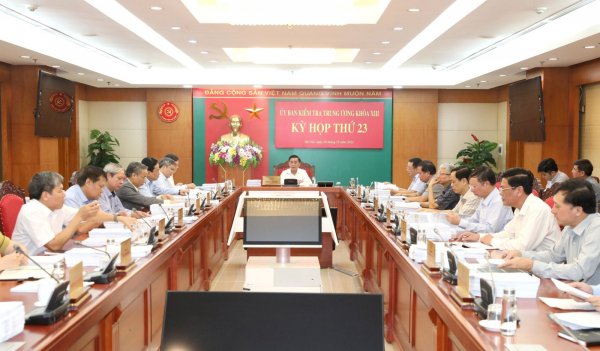 Kỷ luật khiển trách Ban cán sự đảng UBND tỉnh Thanh Hóa, Nam Định, Bình Dương -0