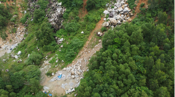 Phú Yên: khai thác đá trái phép vẫn diễn ra tại Thị xã Đông Hòa -2