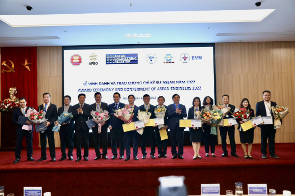 Vinh danh 109 kỹ sư đạt chứng chỉ Kỹ sư ASEAN năm 2022 -0
