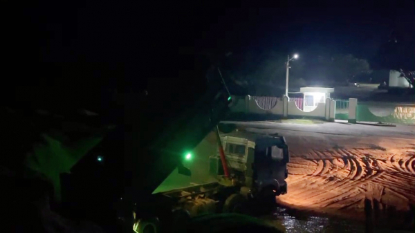 Gia Lai: Nhiều hoạt động khai thác cát trong đêm tại huyện Mang Yang -0