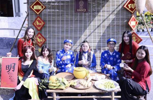 Sinh viên quốc tế trường Đại học Hà Nội sôi động trải nghiệm văn hoá Tết Việt 