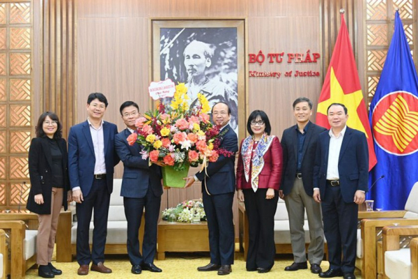 Thứ trưởng Phan Chí Hiếu làm Chủ tịch Viện Hàn lâm Khoa học xã hội Việt Nam -0