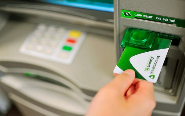 ,Vietcombank tăng gấp đôi hạn mức rút tiền ATM mỗi lần giao dịch
