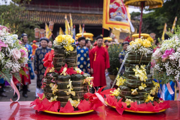 Tái hiện hoạt động “Tiến Cung” - cúng các vị vua triều Nguyễn vào dịp năm mới -1