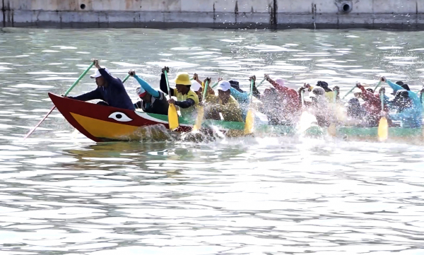 Bình Thuận: Ngư dân sôi nổi tập luyện đua thuyền trên dòng sông Cà Ty