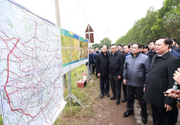 Thủ tướng Phạm Minh Chính kiểm tra dự án xây dựng đường vành đai 4 vùng Thủ đô Hà Nội -0