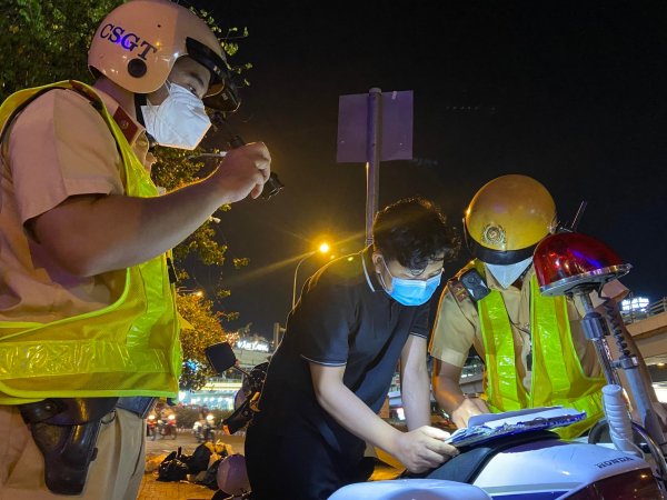 TP. Hồ Chí Minh: Xử lý hơn 1.400 trường hợp vi phạm giao thông trong 7 ngày Tết