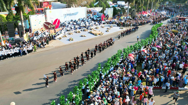 Đắk Lắk: Lễ hội Cà phê Buôn Ma Thuột - Đặc sắc Lễ hội Đường phố  -0