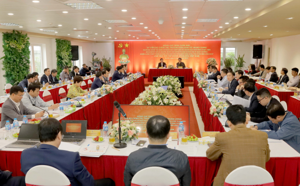 Trưởng Ban Kinh tế Trung ương làm việc với Tập đoàn Xăng dầu Việt Nam về Nghị quyết 41-NQ/TW của Bộ Chính trị -0
