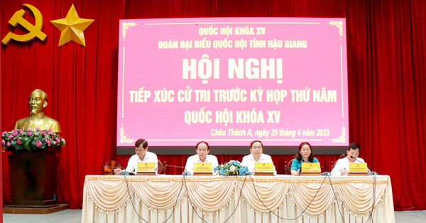 Phó Chủ tịch Thường trực Quốc hội Trần Thanh Mẫn tiếp xúc cử tri tại huyện Châu Thành A, Hậu Giang