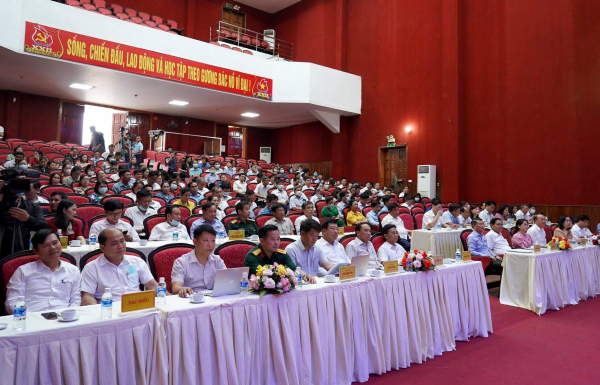 Chánh Văn phòng Trung ương Đảng tiếp xúc cử tri tại Nghi Xuân -0