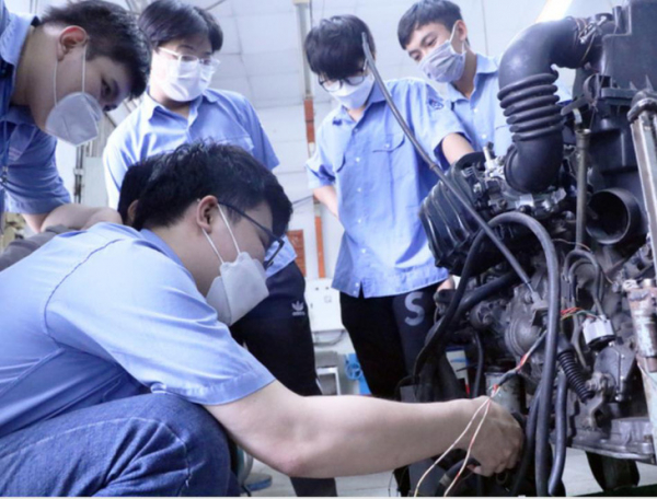 TP. Hồ Chí Minh: Năm 2025, thu hút 45% học sinh tốt nghiệp vào giáo dục nghề nghiệp  -0