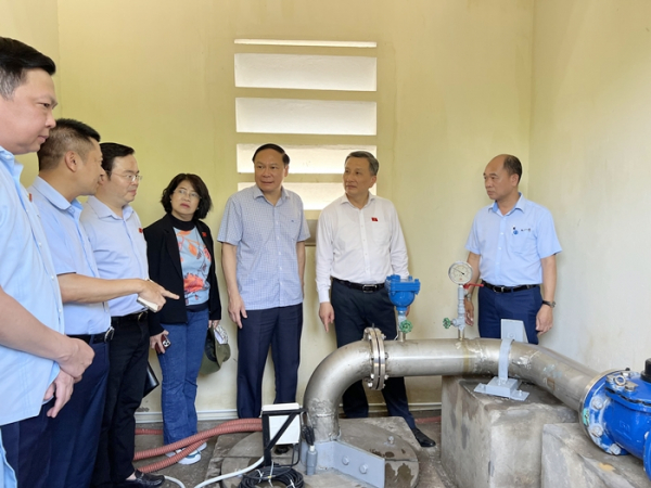 Thường trực Ủy ban Khoa học, công nghệ và môi trường khảo sát thực tế khai thác, sản xuất, kinh doanh nước sạch tại Hà Nội -0