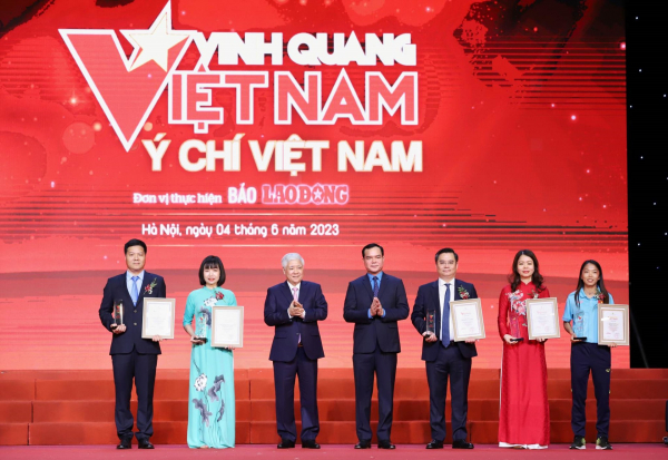 Vinh quang Việt Nam 2023: 16 tấm gương tiêu biểu có sức truyền cảm hứng to lớn -0