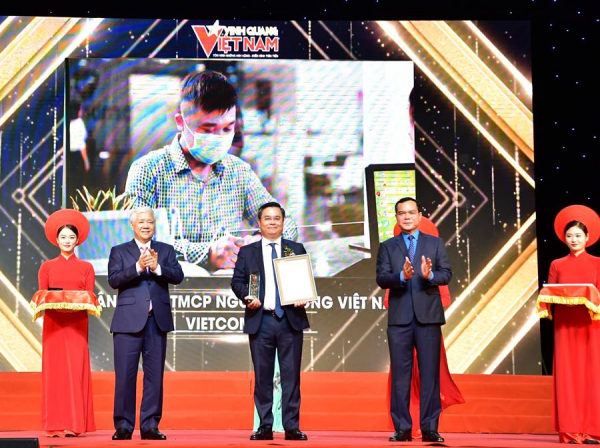 Vietcombank được vinh danh tại chương trình Vinh quang Việt Nam -0