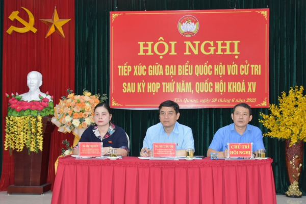 Chủ nhiệm Ủy ban Văn hóa, Giáo dục Nguyễn Đắc Vinh tiếp xúc cử tri tại Tuyên Quang -0