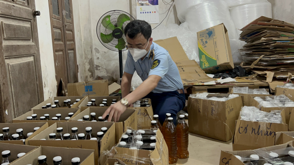 Hà Nội: Khởi tố vụ buôn bán mật ong giả tại huyện Hoài Đức -0