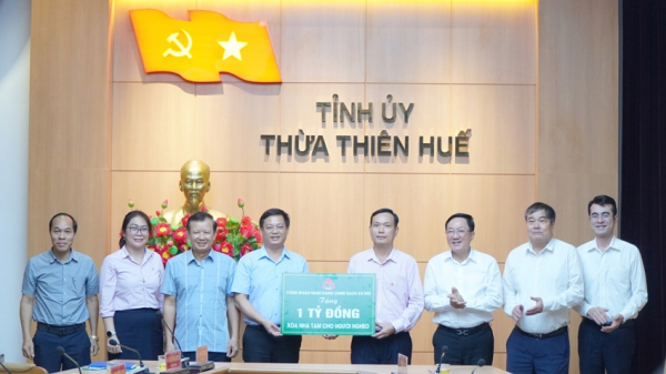 NHCSXH Việt Nam: Ứng trước 100 tỷ đồng để Thừa Thiên Huế triển khai  hỗ trợ cho vay các chương trình tín dụng -0