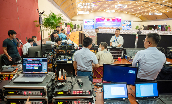 Phó Chủ tịch Quốc hội Nguyễn Đức Hải kiểm tra công tác chuẩn bị tổ chức Diễn đàn Kinh tế - Xã hội Việt Nam 2023 -0