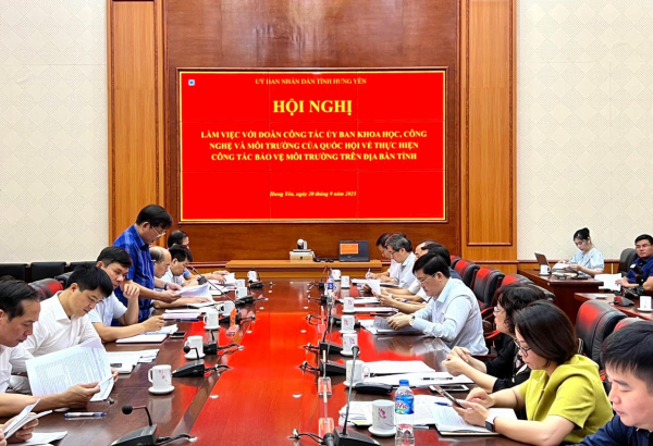 Đoàn giám sát của Ủy ban Khoa học, Công nghệ và Môi trường làm việc tại Hưng Yên -0