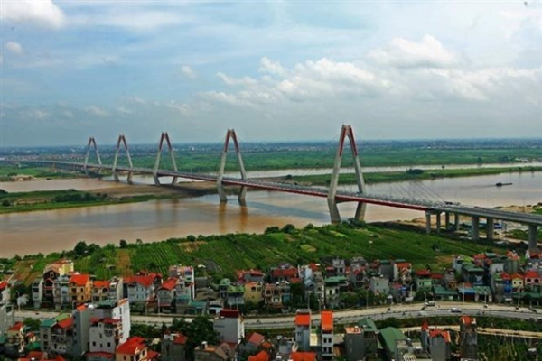 Cầu Nhật Tân ở Hà Nội được xây dựng bằng vốn ODA của Nhật Bản. (Ảnh: VNA)Hợp tác Việt – Nhật đơm hoa kết trái -0