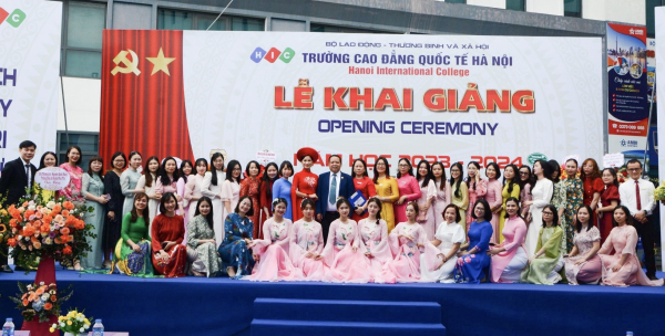 Trường Cao đẳng Quốc tế Hà Nội chào đón hơn 2300 tân sinh viên trong Lễ khai giảng năm học mới -1