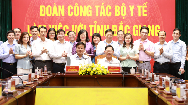 UBND tỉnh Bắc Giang và Bệnh viện Bạch Mai hợp tác hỗ trợ phát triển y tế -0