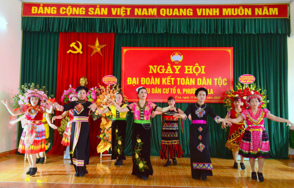 Chủ nhiệm Ủy ban Văn hóa, Giáo dục Nguyễn Đắc Vinh dự Ngày hội Đại đoàn kết toàn dân tộc tại Tuyên Quang -3