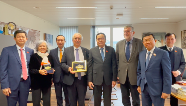 Phó Chủ tịch Thường trực Quốc hội Trần Thanh Mẫn gặp gỡ Nhóm nghị sĩ Bỉ bảo trợ Nghị quyết ủng hộ nạn nhân chất độc da cam Việt Nam -0