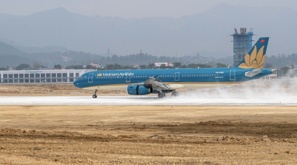 Chuyến bay đánh dấu cột mốc lịch sử mới của sân bay Điện Biên -0