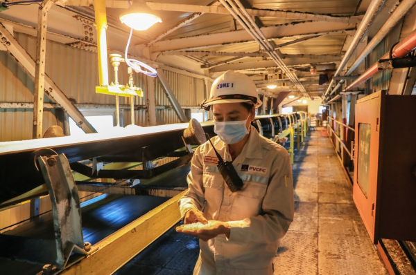 Nhà máy Đạm Cà Mau cán mốc sản xuất 10 triệu tấn urê -0