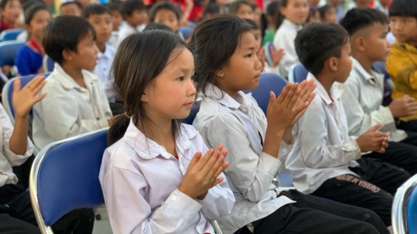 Đoàn báo chí TP.Hồ Chí Minh trao yêu thương đến học sinh nghèo vượt khó, chiến sỹ biên phòng tỉnh Điện Biên -0
