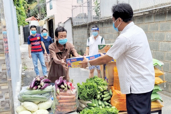 TP. Hồ Chí Minh: Một phường chi tiền hỗ trợ cho người dân gặp khó khăn do dịch Covid-19 trùng 246 trường hợp -0