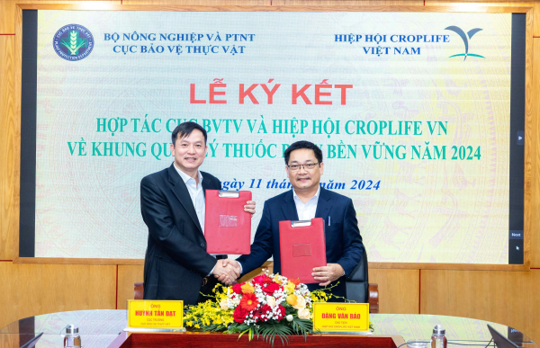 Cục Bảo vệ thực vật và CropLife Việt Nam ký kết triển khai chương trình “Khung quản lý thuốc bảo vệ thực vật bền vững” năm 2024 -0