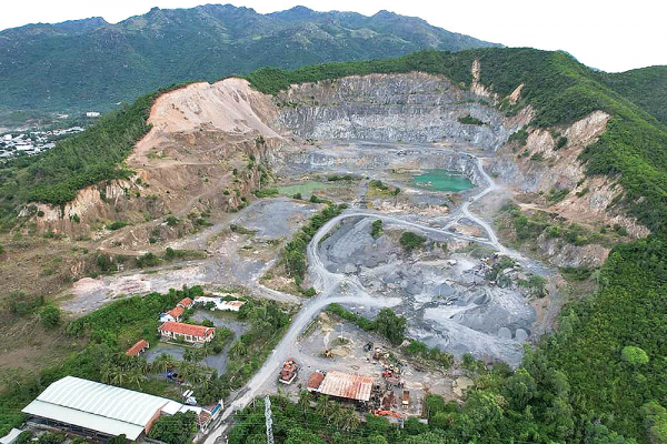 Lâm Đồng: Xử phạt hai doanh nghiệp không nộp hồ sơ đóng cửa mỏ khoáng sản dù giấy phép khai thác hết hạn -0