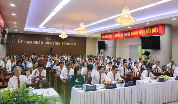 Kỳ họp thứ 15 HĐND tỉnh Đồng Nai khoá X thông qua 6 nghị quyết