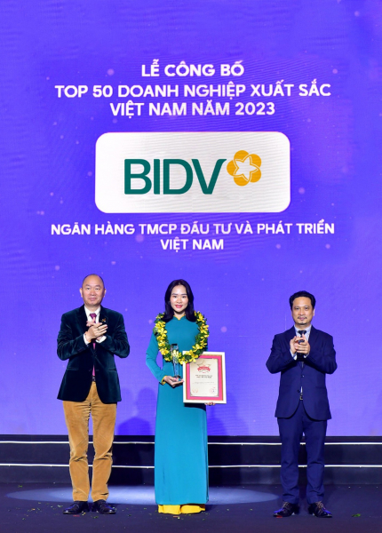 BIDV giữ vững vị trí Top 50 doanh nghiệp xuất sắc Việt Nam năm 2023 -0