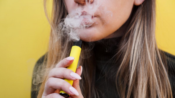 Vương quốc Anh muốn cấm thuốc lá điện tử dùng một lần -0