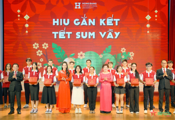 TP. Hồ Chí Minh: Nhiều hoạt động ý nghĩa chăm lo ngày Tết cho sinh viên khó khăn  -0