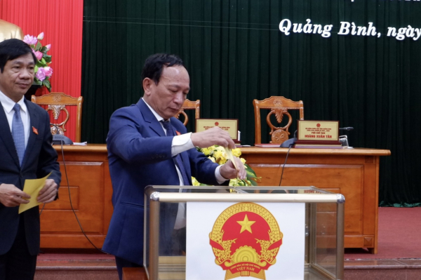 Quảng Bình: HĐND tỉnh thông qua nhiều nghị quyết quan trọng và bầu Phó Chủ tịch UBND tỉnh  -0