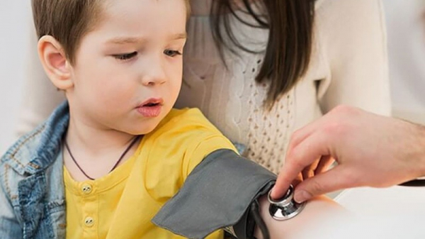 Bác sĩ khuyến cáo nguy cơ tăng huyết áp ở trẻ dịp Tết -0