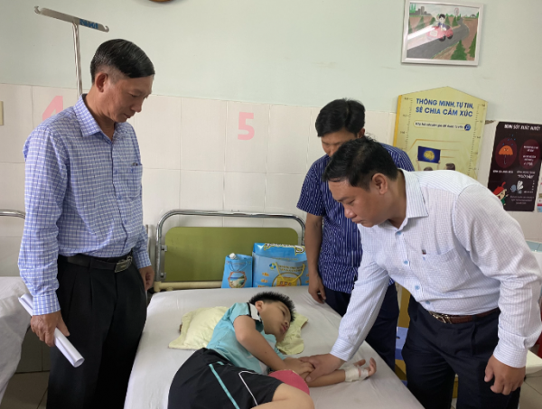 Bộ Y tế yêu cầu xác định, làm rõ nguyên nhân vụ ngộ độc thực phẩm khiến nhiều người nhập viện ở Nha Trang -0