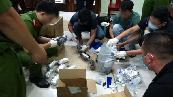 Quảng Bình: Bắt giữ nhóm thanh niên buôn bán, tàng trữ hơn 10kg ma túy tổng hợp -0