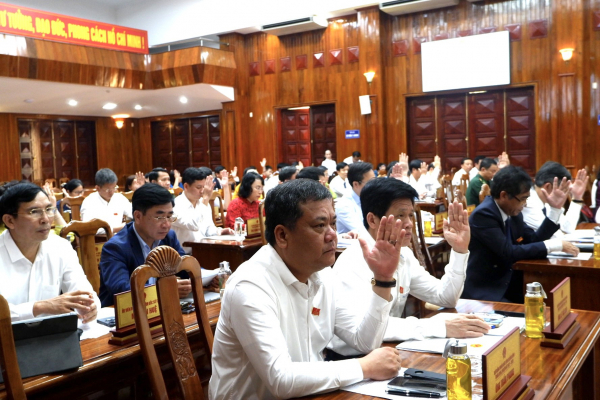 HĐND tỉnh Quảng Bình thông qua 13 nghị quyết quan trọng tại Kỳ họp thứ 15  -0